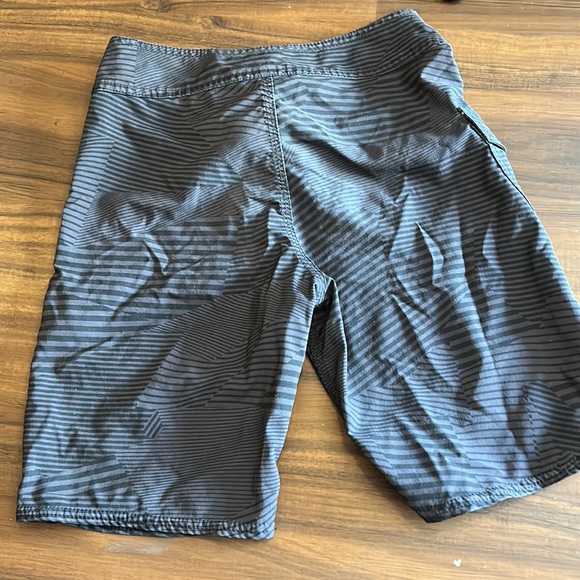 Volcom boy swim shorts - Picture 2 of 4